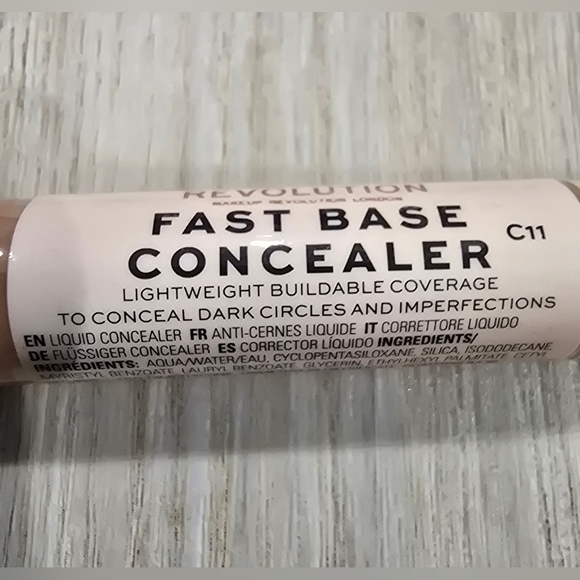 REVOLUTION Makeup Fast Base Concealer C11 - New Sealed - Picture 2 of 3